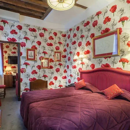 Fougère Hotel