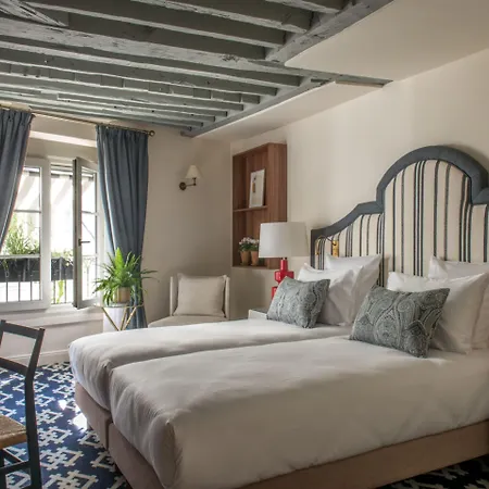 Fougère Hotel 4*